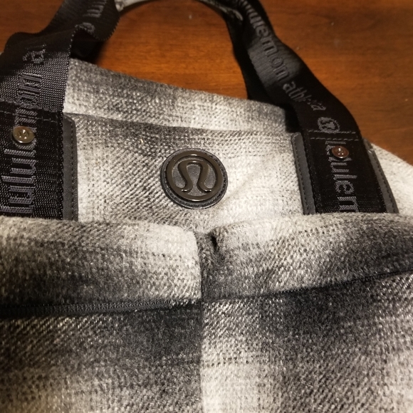 LULULEMON Athletica *Fast in Flight* Gray Plaid Wool Gym Tote Bag. - Picture 11 of 16